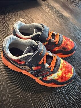 Saucony Kids Orange & Gray/navy Mesh Athletic Sneakers - never worn!